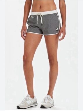 Vuori Tavi 2" Shorts Size Large? grey